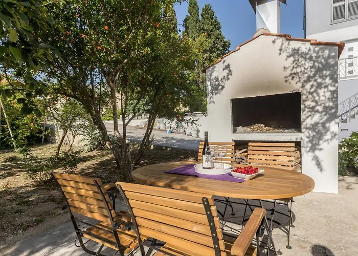 Apartment Lamaro