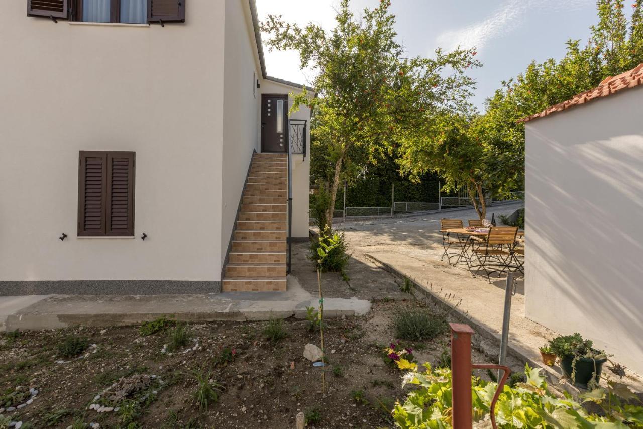 Apartment Lamaro