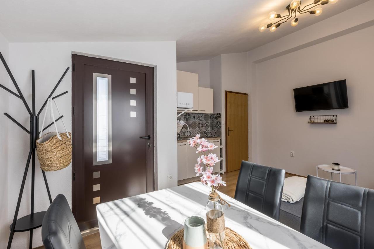 Apartment Lamaro