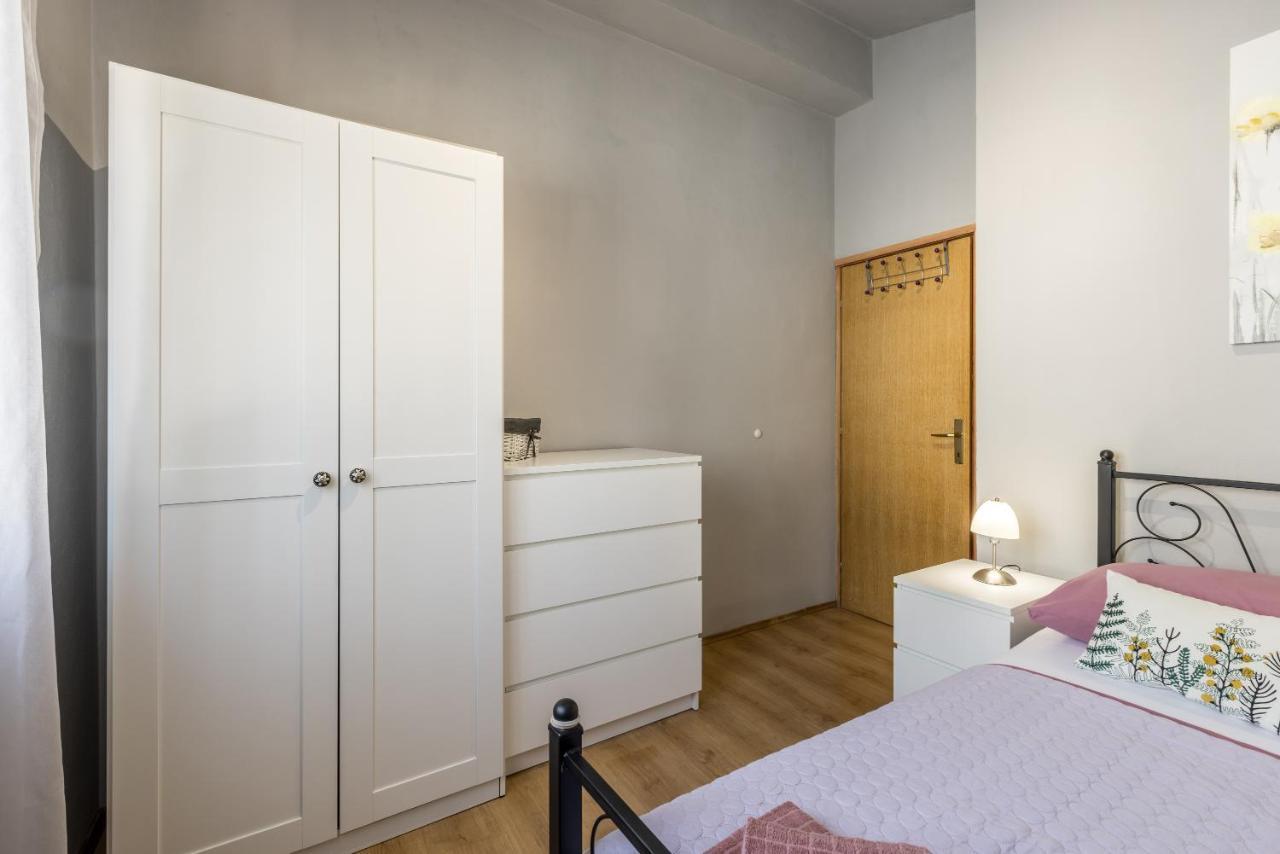 Apartment Lamaro *