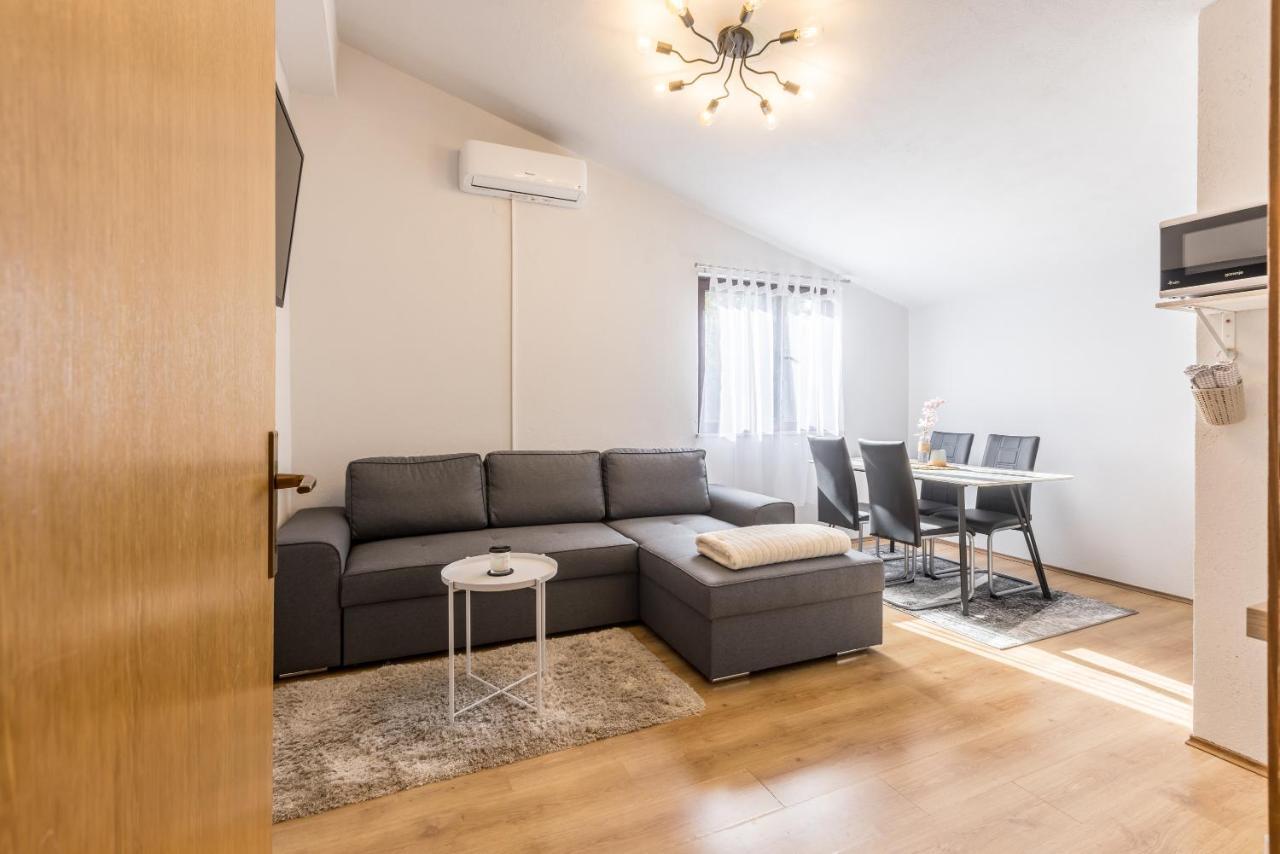 Lamaro Apartment Kastela