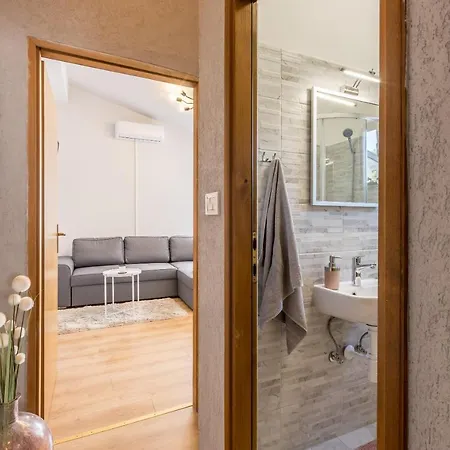Apartment Lamaro Kastela Exterior photo